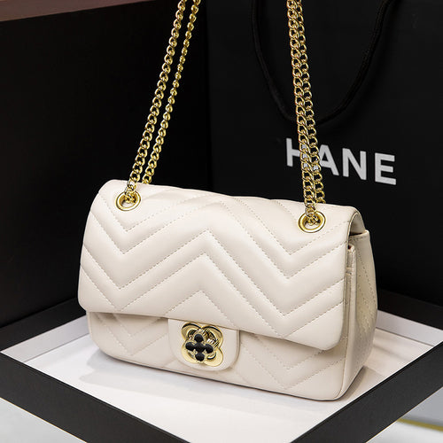 The Diamond Quilted Chain Bag
