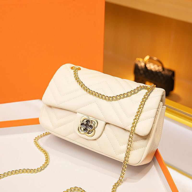 The Diamond Quilted Chain Bag